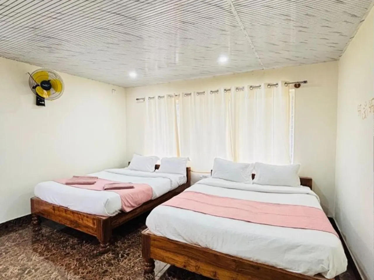 Riverside Room 3